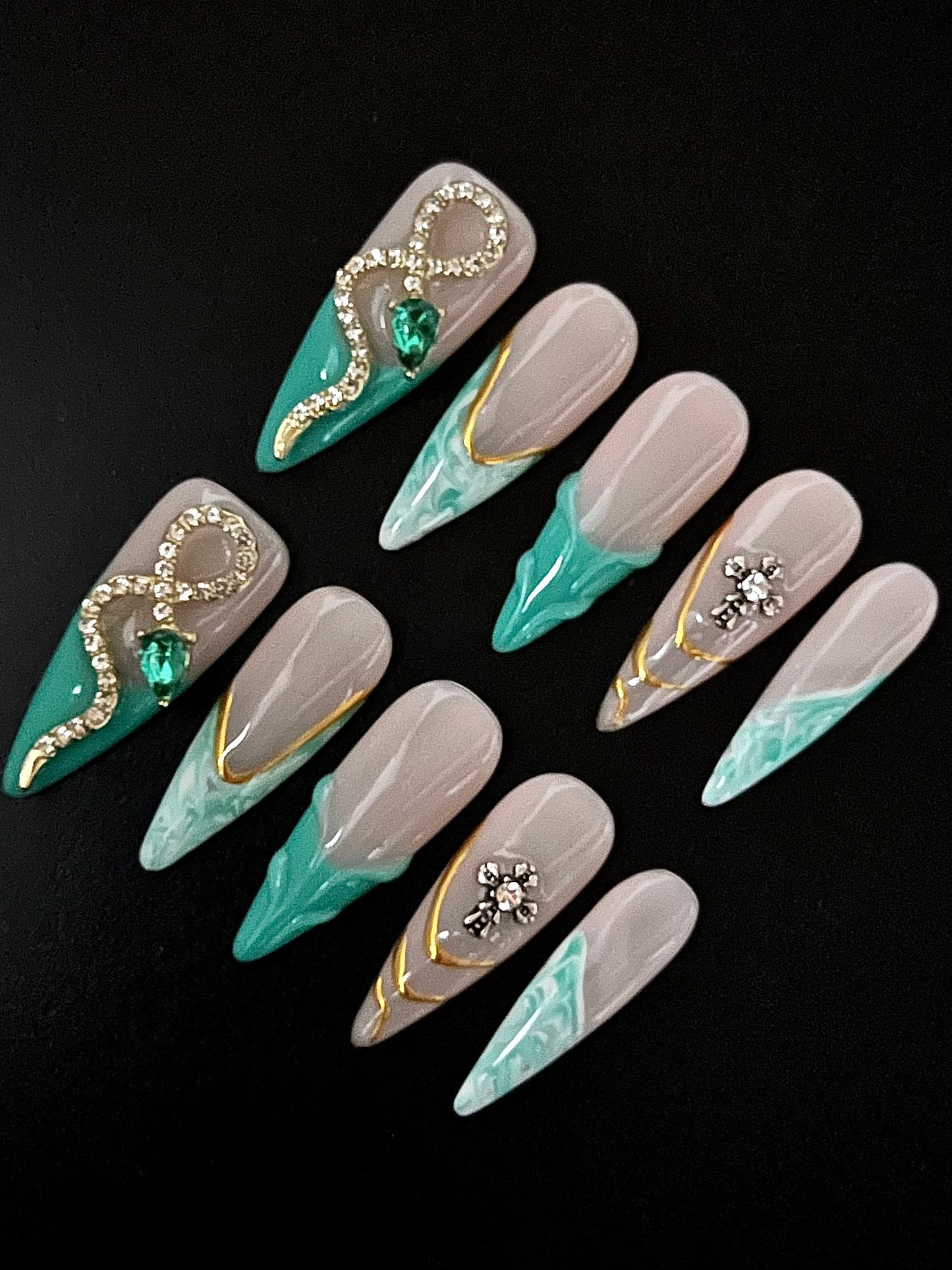 TrendTrap Nail Art Studio: Handcrafted High-End Press-Ons | Multiple Styles to Elevate Your Manicure Game