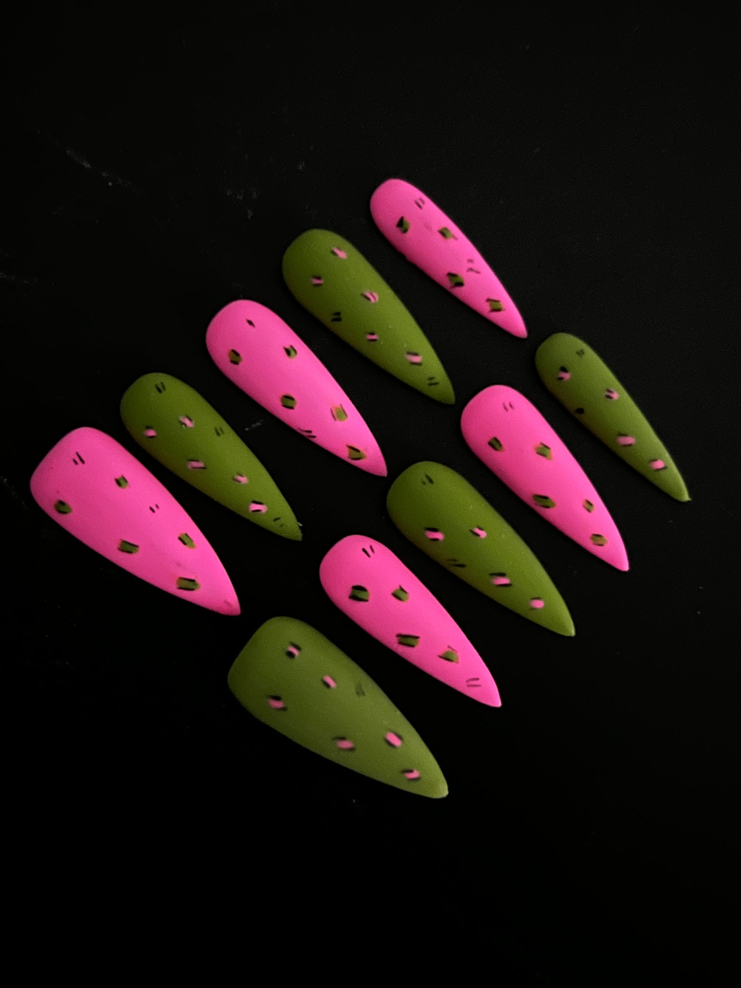 TrendTrap Nail Art Studio: Handcrafted High-End Press-Ons | Multiple Styles to Elevate Your Manicure Game