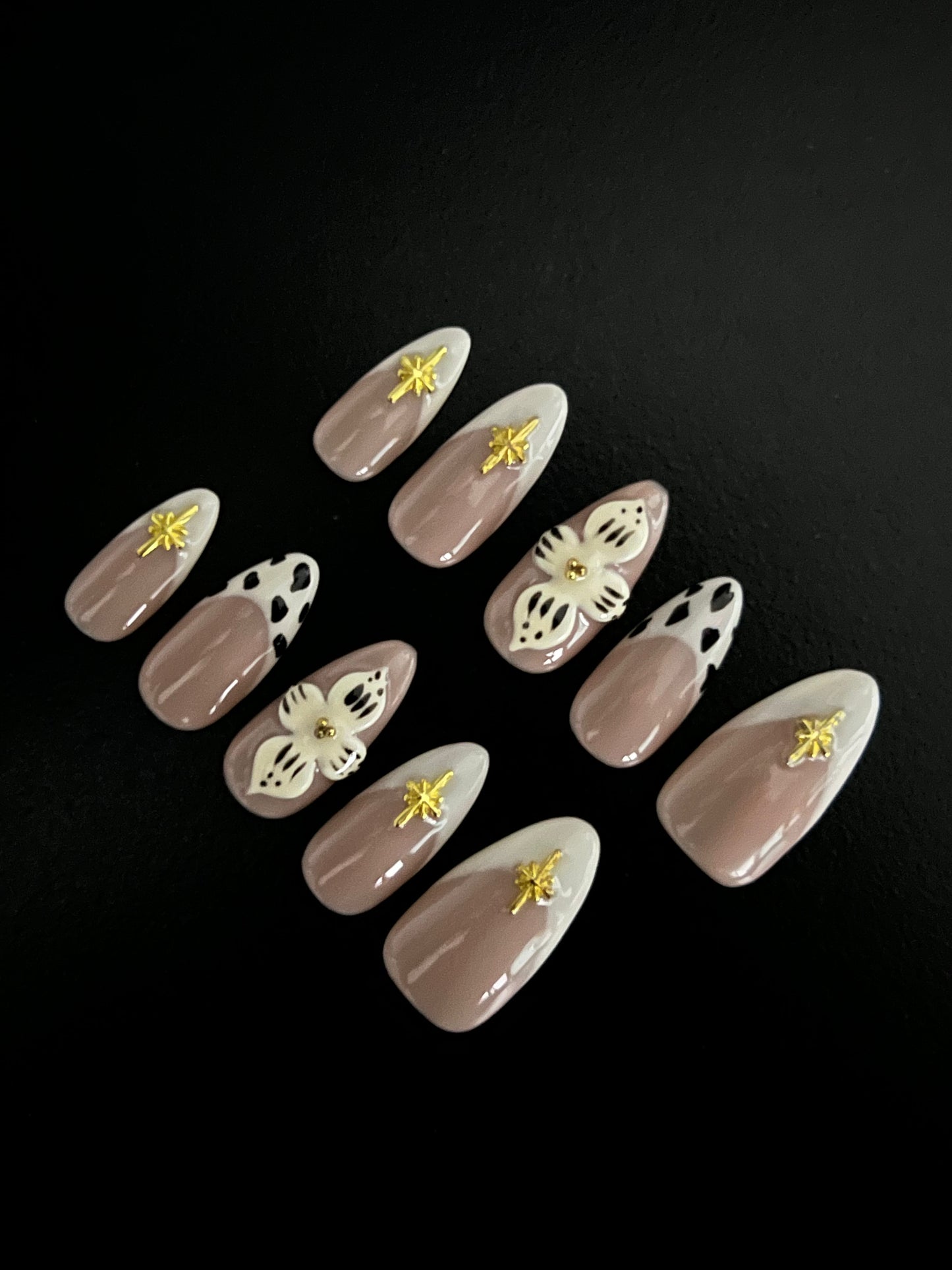 TrendTrap Nail Art Studio: Handcrafted High-End Press-Ons | Multiple Styles to Elevate Your Manicure Game
