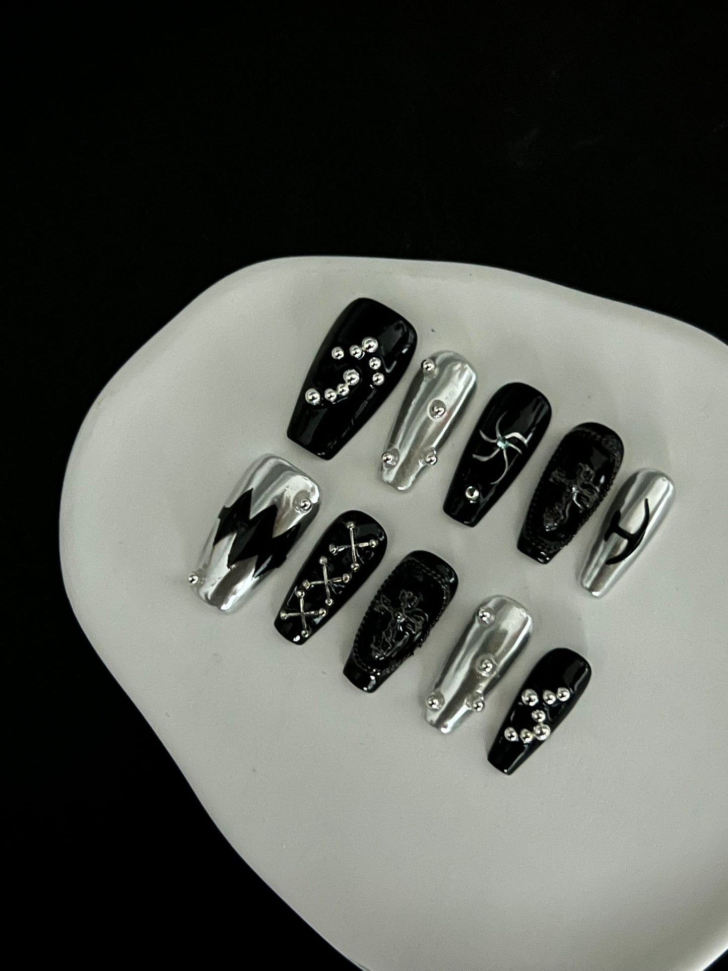 TrendTrap Nail Art Studio: Handcrafted High-End Press-Ons | Multiple Styles to Elevate Your Manicure Game