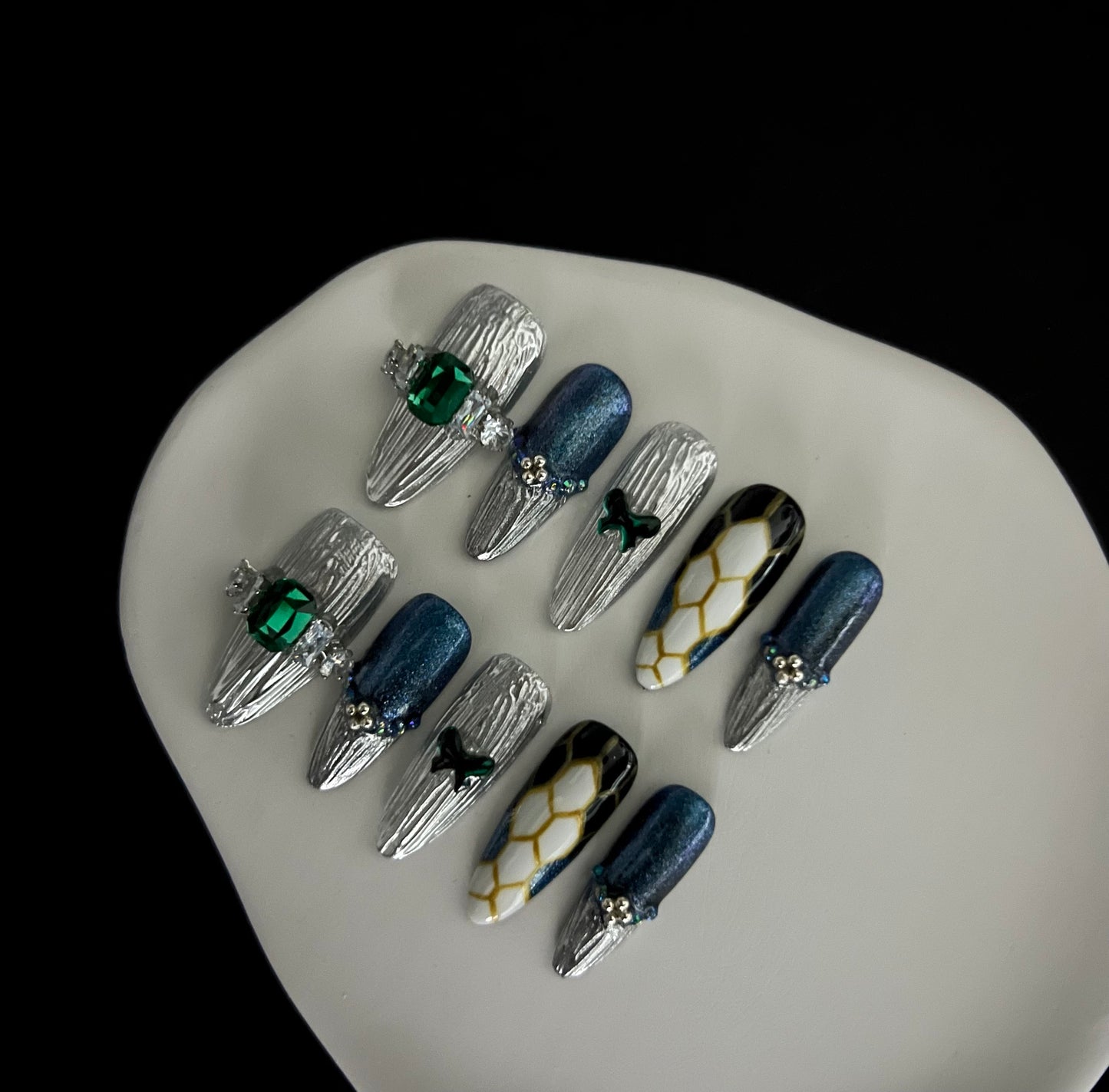 TrendTrap Nail Art Studio: Handcrafted High-End Press-Ons | Multiple Styles to Elevate Your Manicure Game