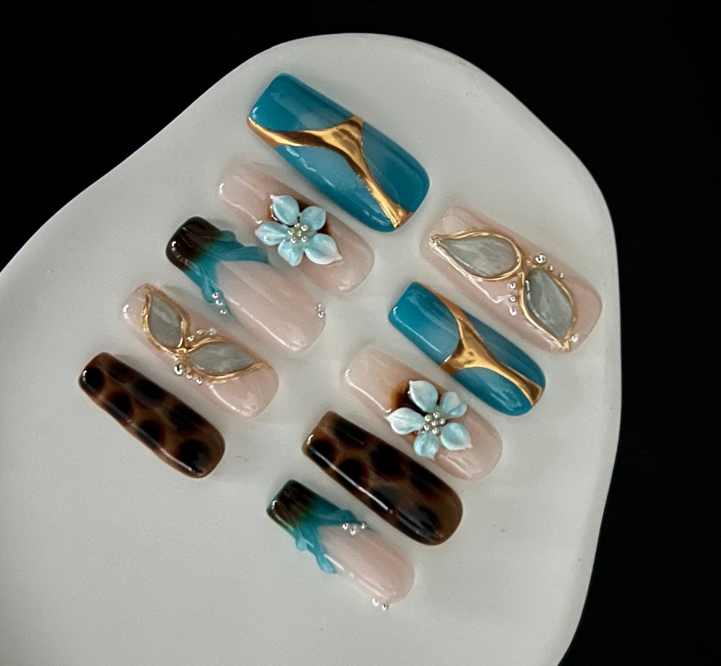 TrendTrap Nail Art Studio: Handcrafted High-End Press-Ons | Multiple Styles to Elevate Your Manicure Game