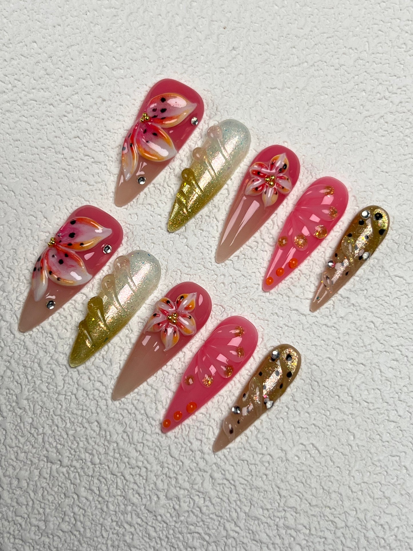 TrendTrap Nail Art Studio: Handcrafted High-End Press-Ons | Multiple Styles to Elevate Your Manicure Game