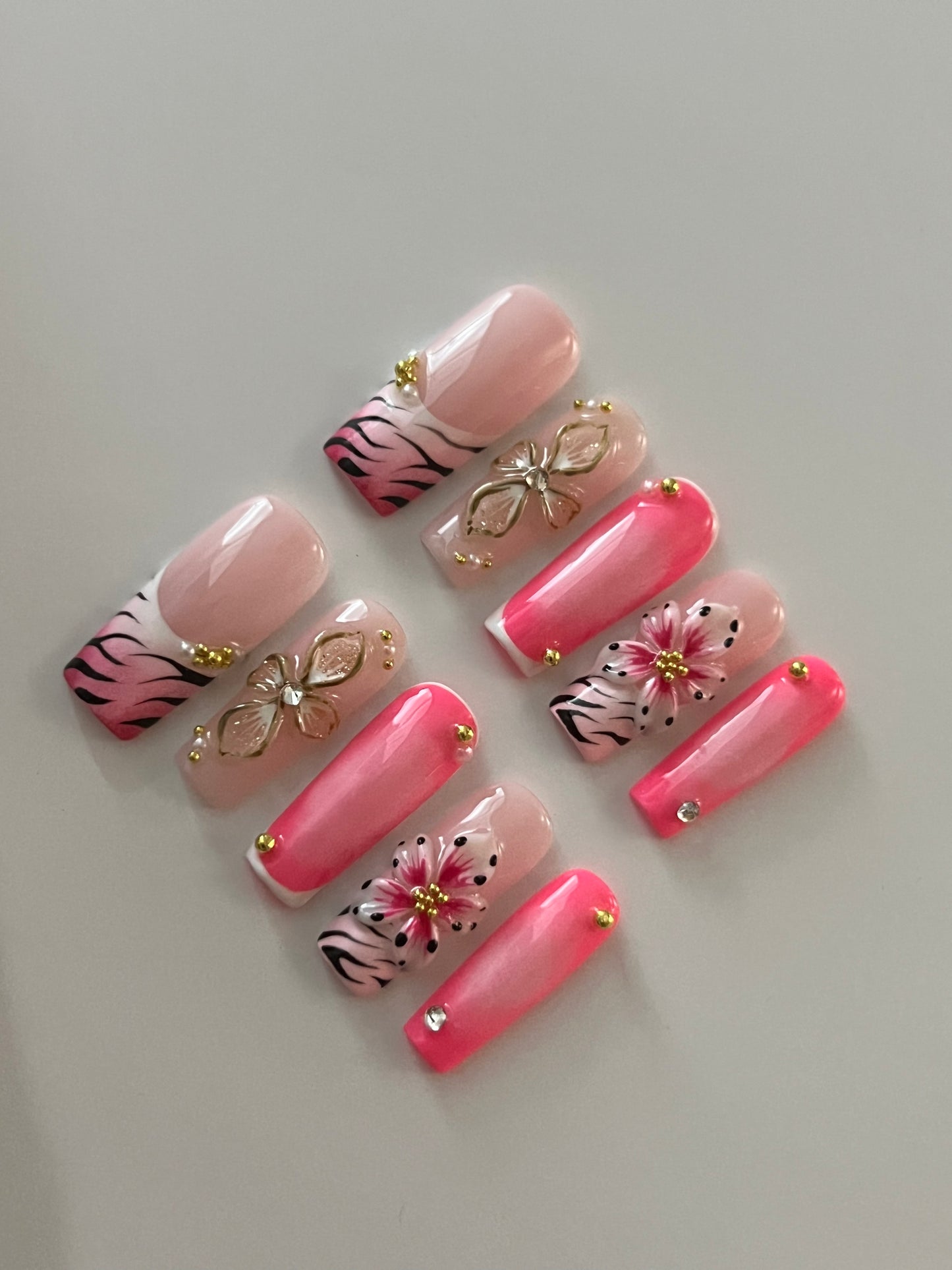 TrendTrap Nail Art Studio: Handcrafted High-End Press-Ons | Multiple Styles to Elevate Your Manicure Game