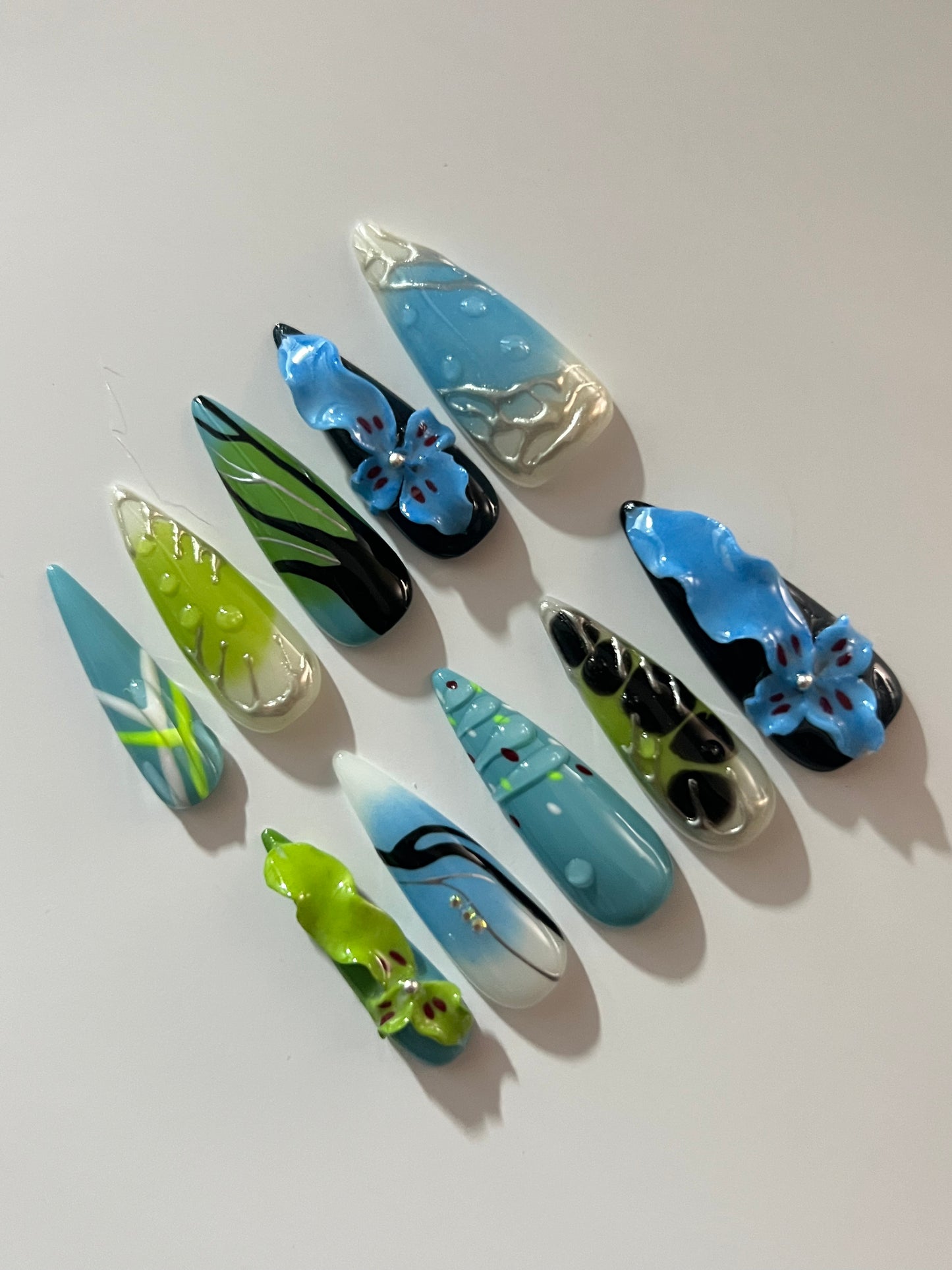 TrendTrap Nail Art Studio: Handcrafted High-End Press-Ons | Multiple Styles to Elevate Your Manicure Game